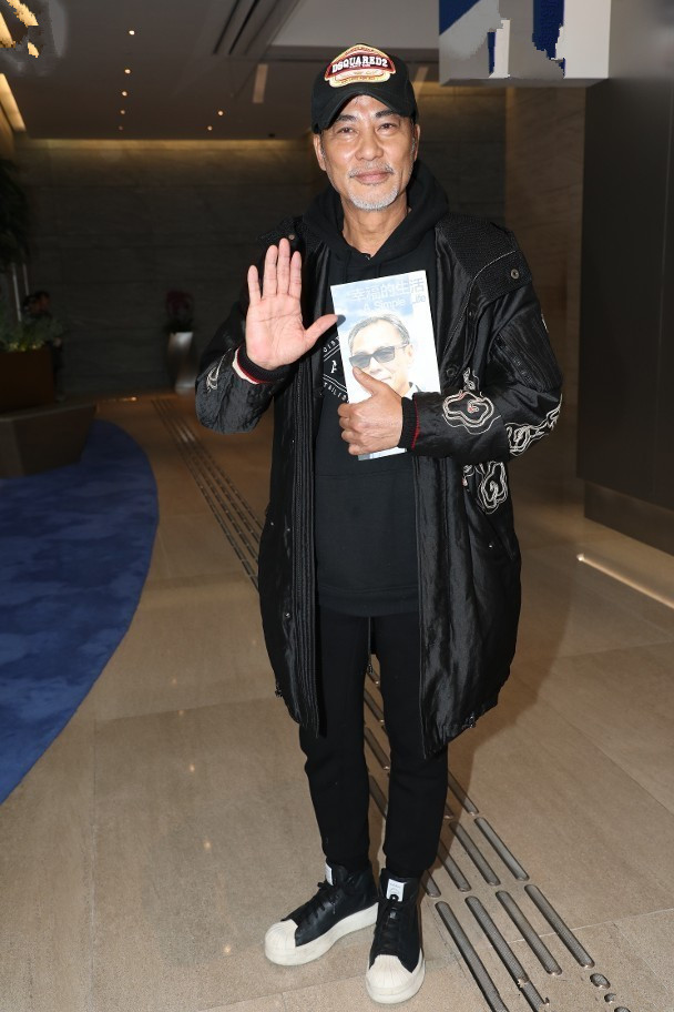 网球热身赛焦点战：岭东天狼队鏖战岭东白虎队，新星闪耀。新人首发惊艳的简单介绍