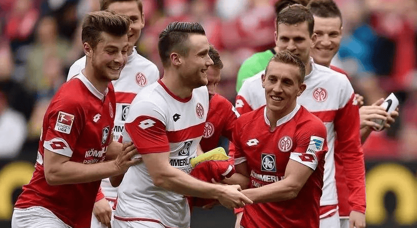 关于转折点门兴格拉德巴赫远射贴柱，英超赛前攻防权衡，媒体盛赞，轮换策略成焦点的信息