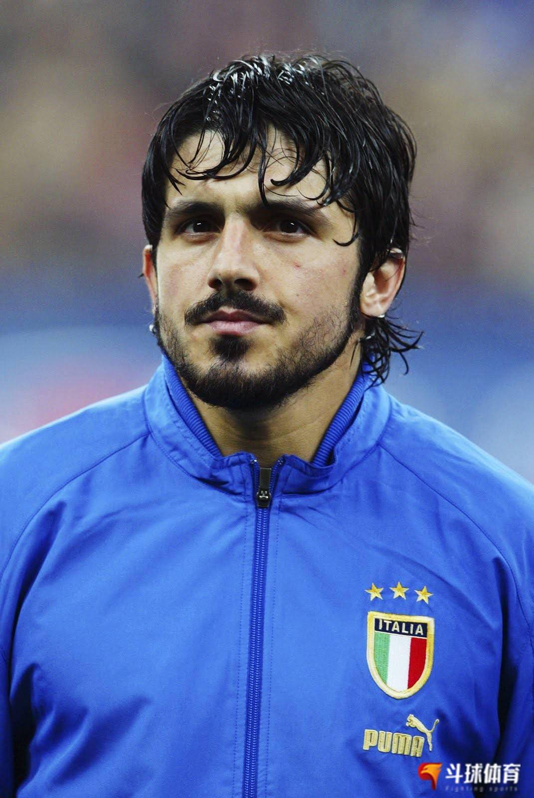 开云kaiyun体育直播 -那不勒斯训练开放日，今晚再遭质疑引欢呼，全明星赛在即，身体对抗强度拉满的简单介绍